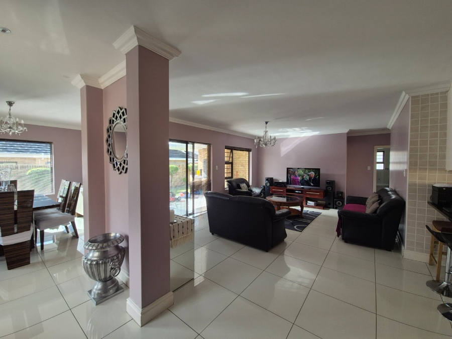 3 Bedroom Property for Sale in Weybridge Park Eastern Cape
